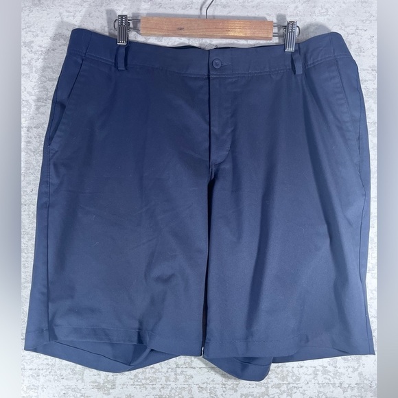 NIKE Golf Shorts Standard Fit Size 38 - Picture 1 of 13